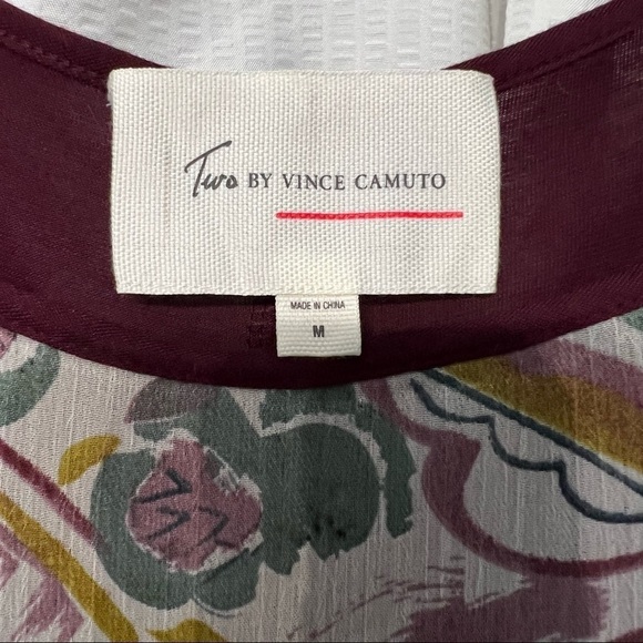 VINCE CAMUTO (EUC) ** LIKE NEW** FLORAL HI-LOW TOP SIZE MEDIUM - Picture 3 of 6